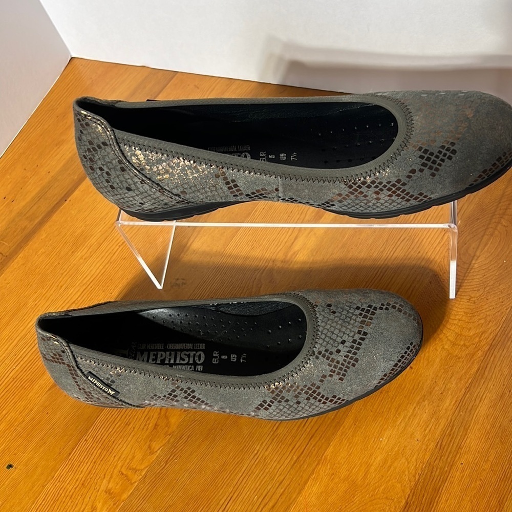 Mephisto Emile leather ballet flats/slip Ons. Size 7.5. EUC